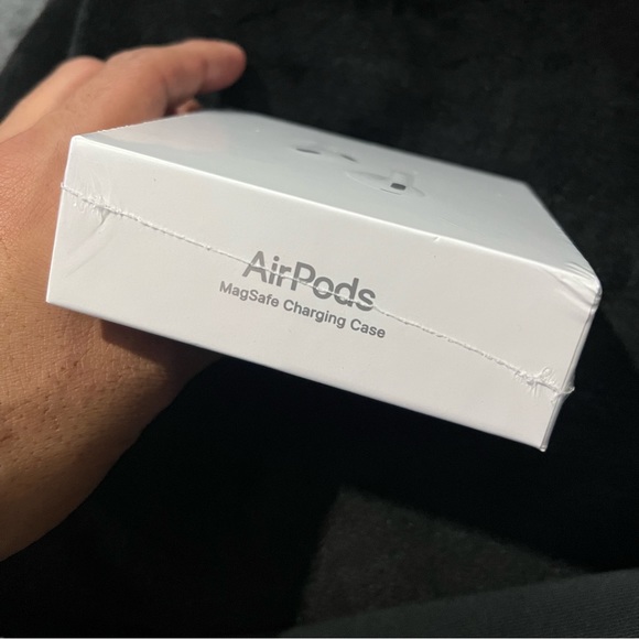 AIRPODS (3rd Gen) - Picture 2 of 3